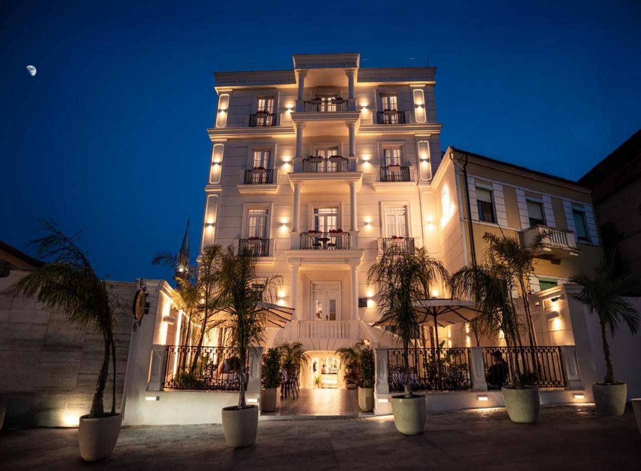 Art Gallery Boutique Hotel Durres Bagian luar foto