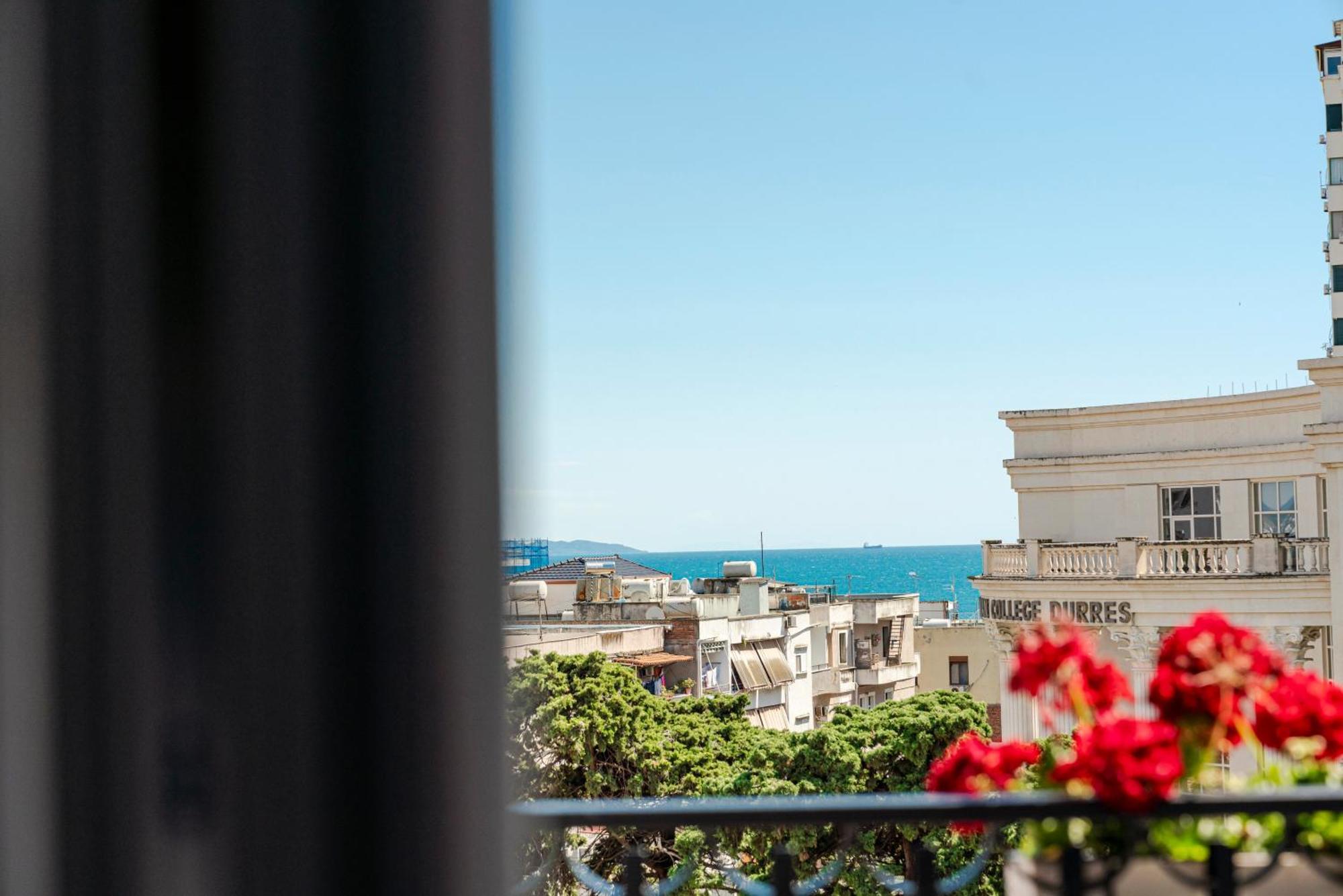 Art Gallery Boutique Hotel Durres Bagian luar foto