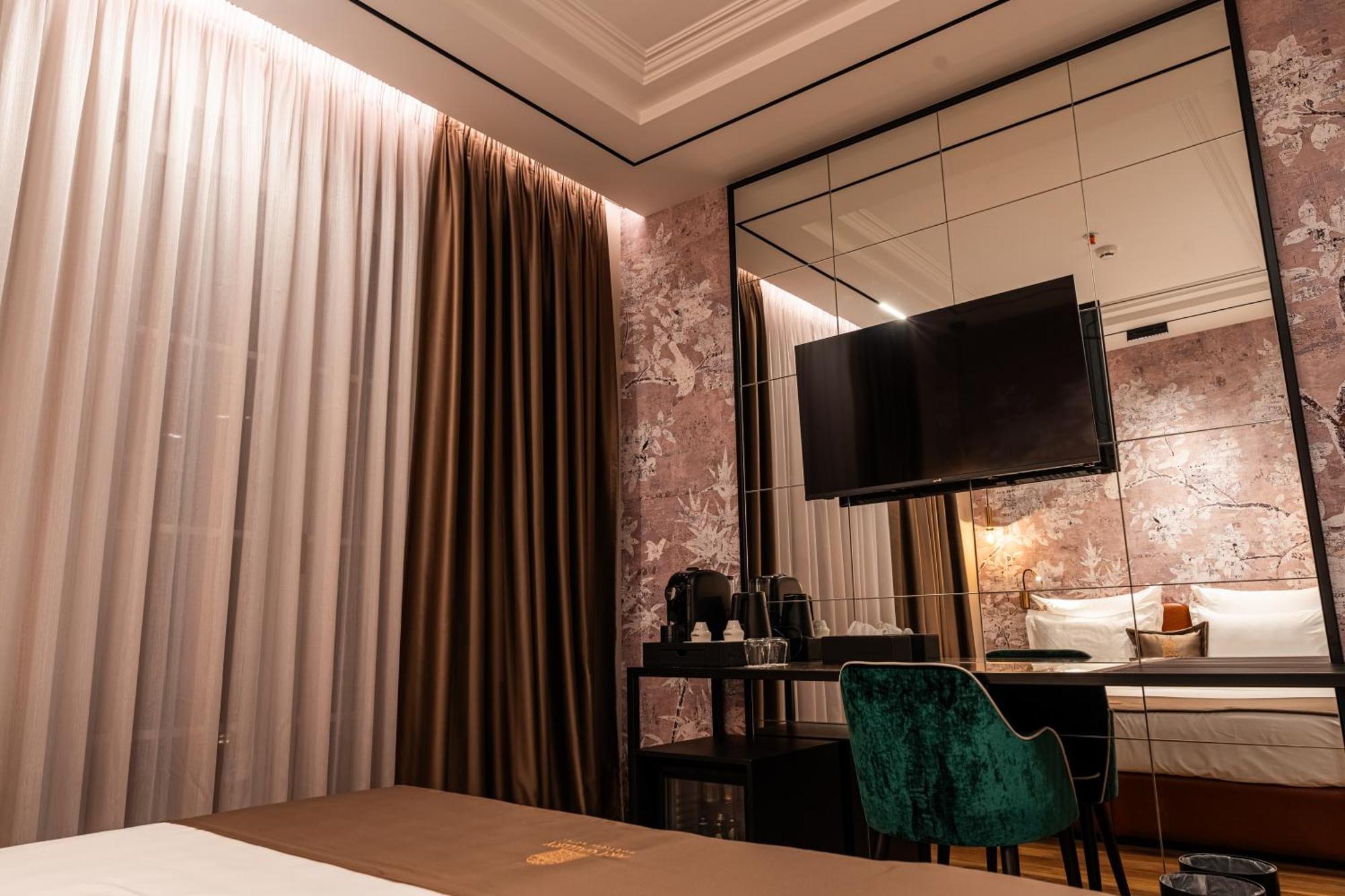 Art Gallery Boutique Hotel Durres Bagian luar foto