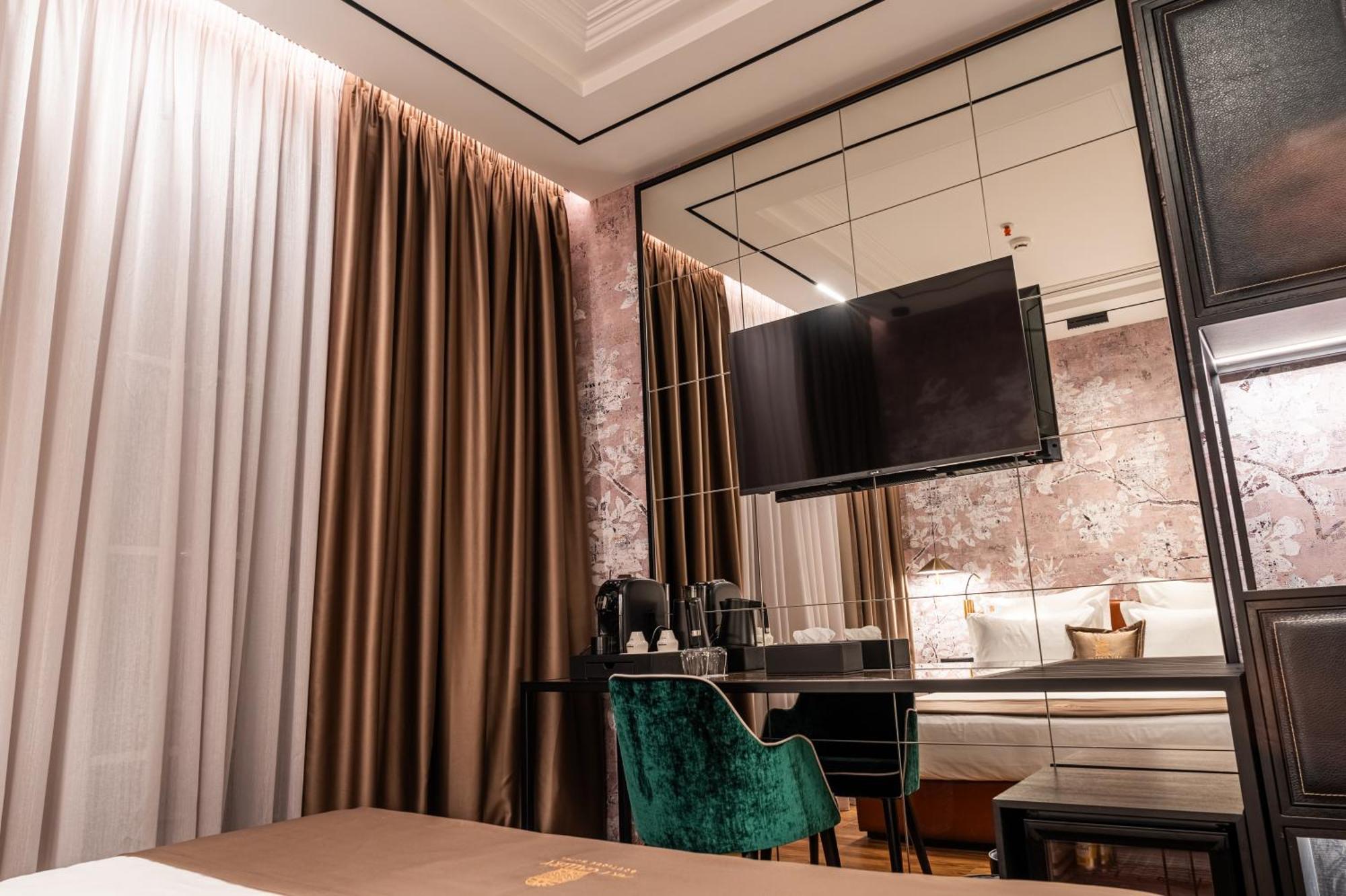 Art Gallery Boutique Hotel Durres Bagian luar foto